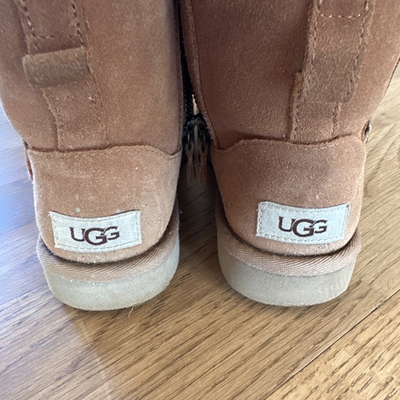 Ugg girls boots - Picture 2 of 6